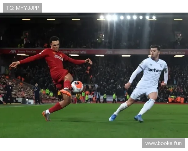 萨拉赫与阿诺德默契连线创造英超七年新纪录共完成三十九次二过一配合